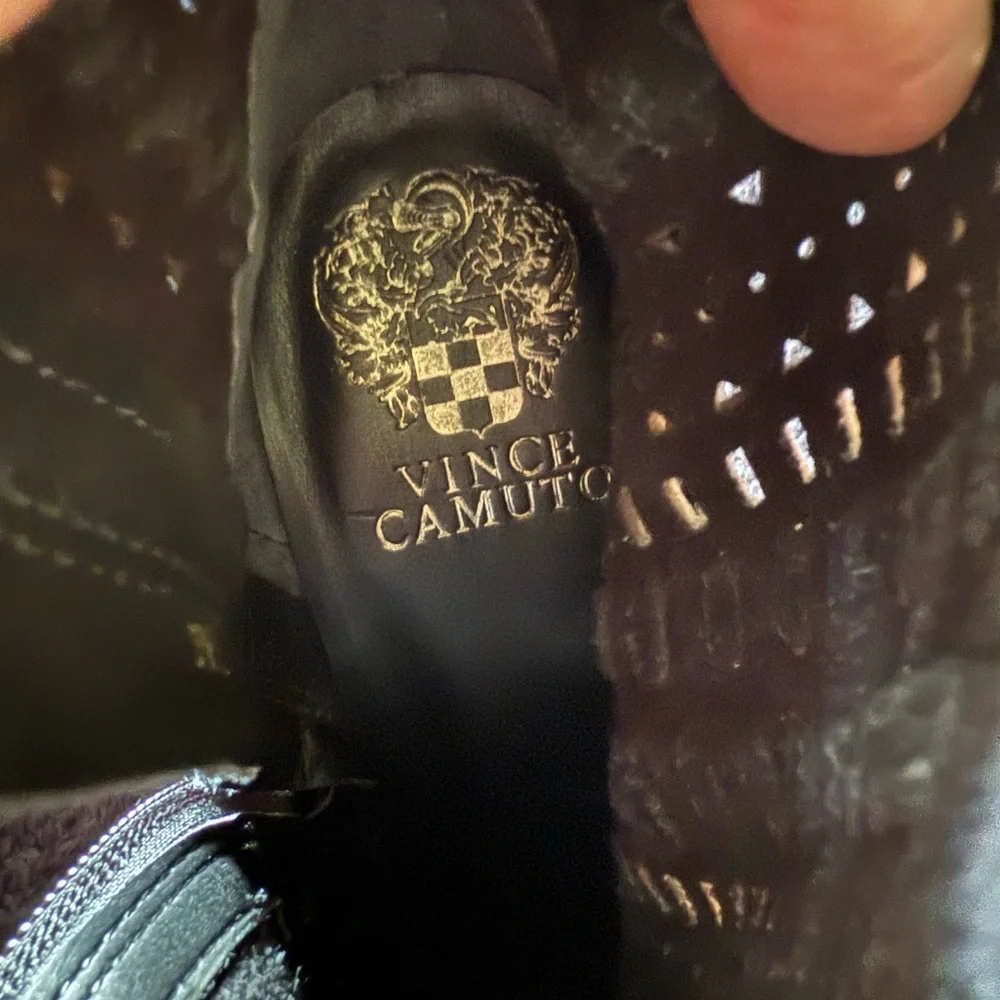 Vince Camuto super cute